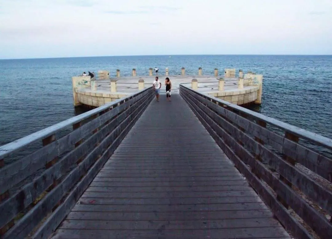 Paradise Avola