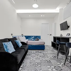 Pab60 -crescenzago-luxury Blue House Milano